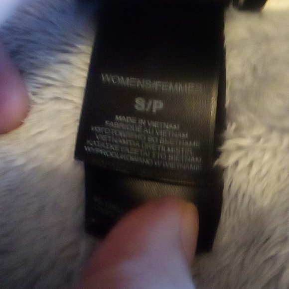 North Face Osito EUC small Woman's: 38"  Silver / Grey - Picture 5 of 12